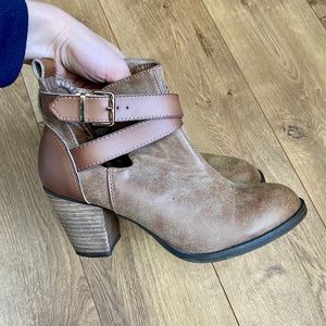 Cute mossimo supply booties